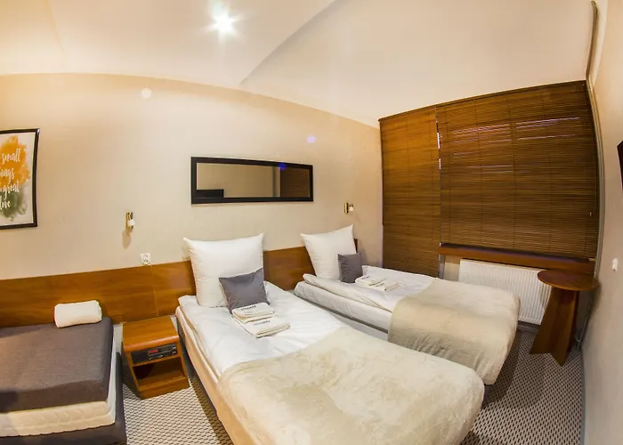 Diuna Beskidy - Dawny Kolejarz 3* אוסטראון